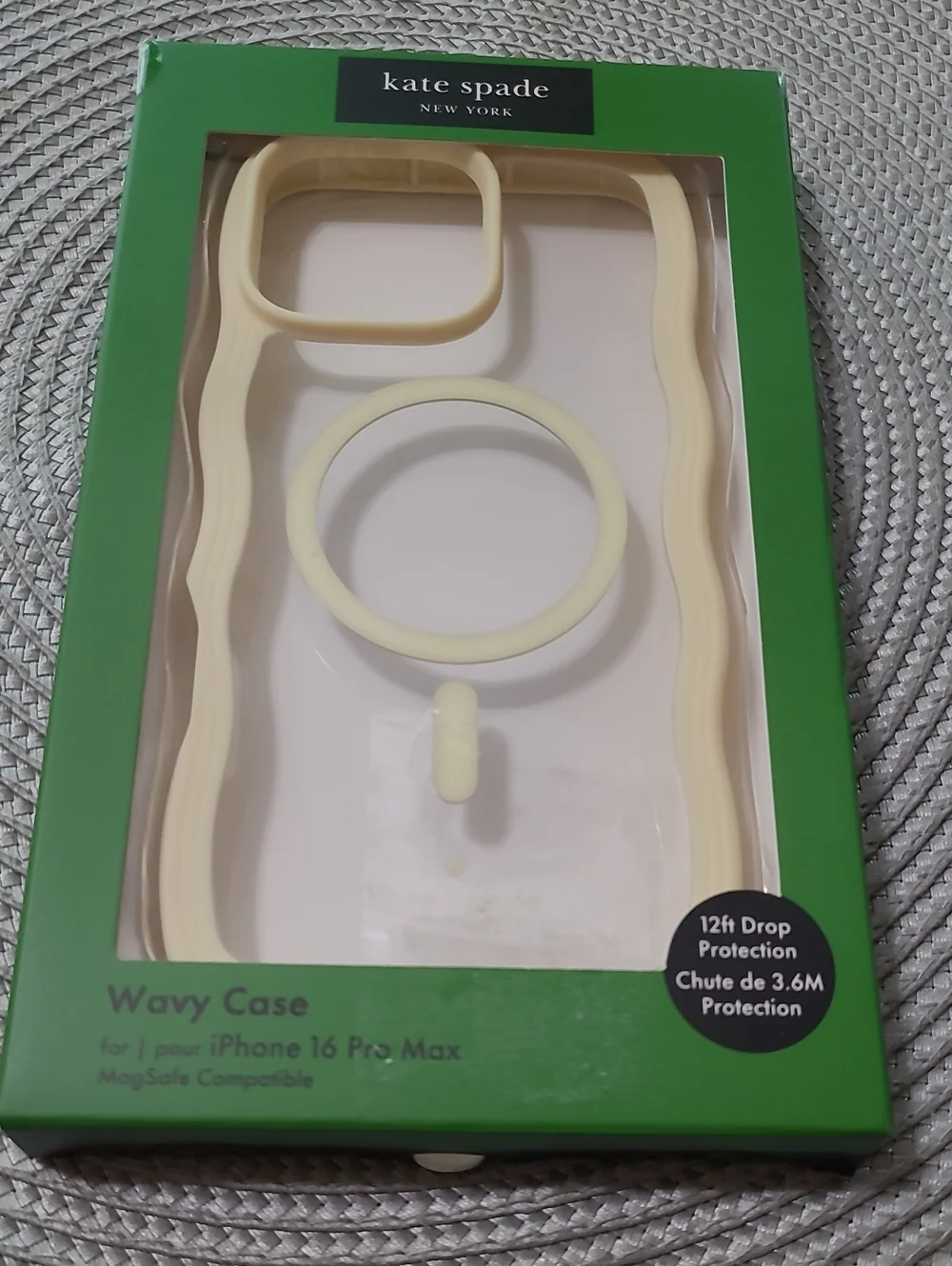 Kate Spade New York Wavy MagSafe iPhone 16 Pro Max Case